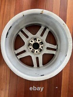 2010-2011 Mercedes E-class W212 Amg Wheel Rim 9.5jx18 A2124012402 Oem