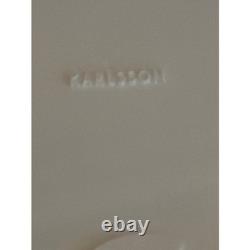 Horloge murale Karlsson blanche argentée Mr White minimaliste avec chiffres en relief et bord chromé