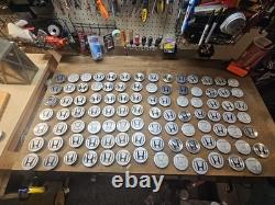 Lot de gros de 97 enjoliveurs de roue central OEM HONDA usagés 44732s9aa000 et plus