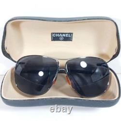 Lunettes de soleil pilote Chanel 4127 c. 108/87 125 à monture argentée avec verres gris et étui