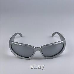 NOUVEAU Balenciaga BB0157S 004 Lunettes de soleil unisexes enveloppantes en argent gris argenté