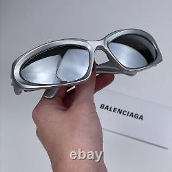 NOUVEAU Balenciaga BB0157S 004 Lunettes de soleil unisexes enveloppantes en argent gris argenté